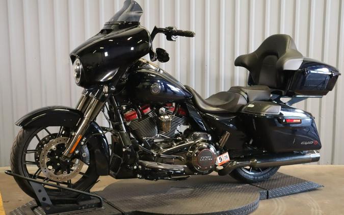 2022 Harley-Davidson® CVO™ Street Glide® FLHXSE