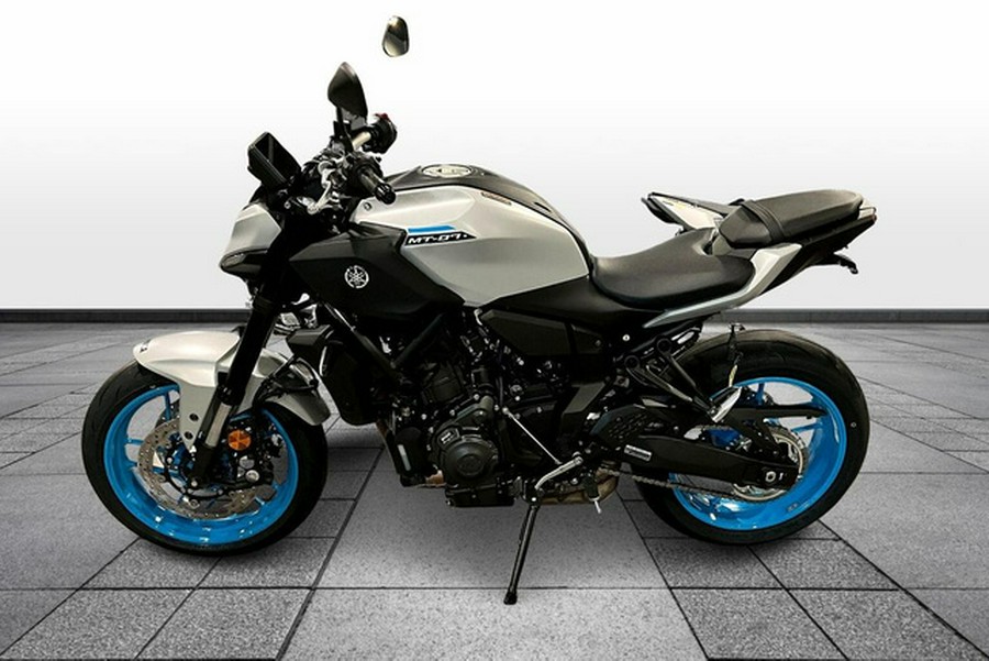 2025 Yamaha MT 07