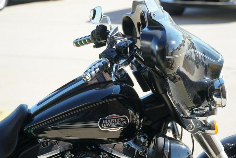 2013 Harley-Davidson® FLHTCUTG - Tri Glide® Ultra Classic®