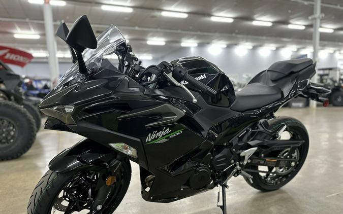 2024 Kawasaki EX500GRFAL