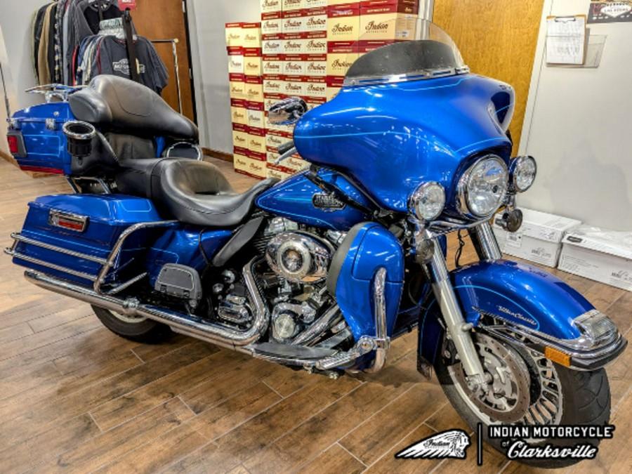 2010 Harley-Davidson® FLHTCU - Ultra Classic® Electra Glide