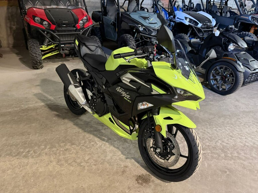 2026 Kawasaki Ninja® 500 SE ABS