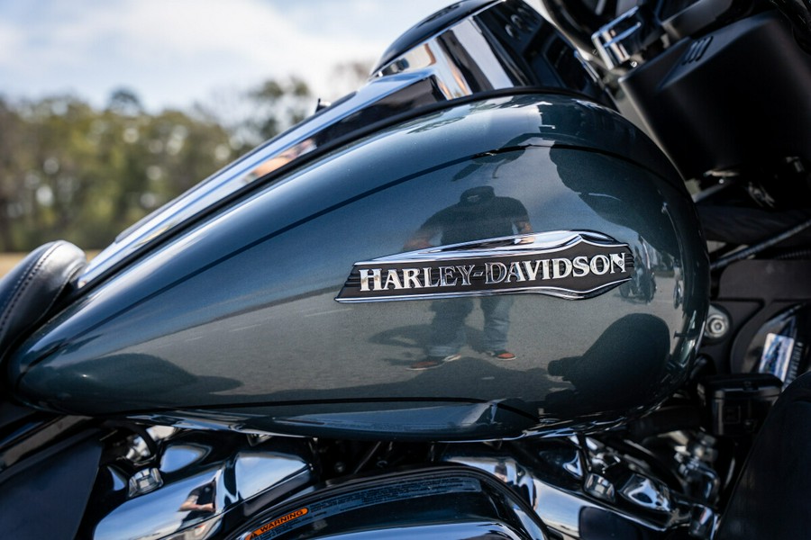 2020 Harley-Davidson® Tri Glide® Ultra FLHTCUTG