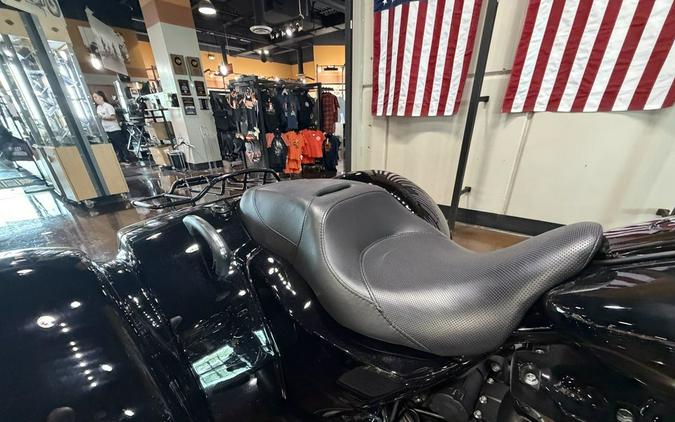 2023 Harley-Davidson Trike Road Glide® 3