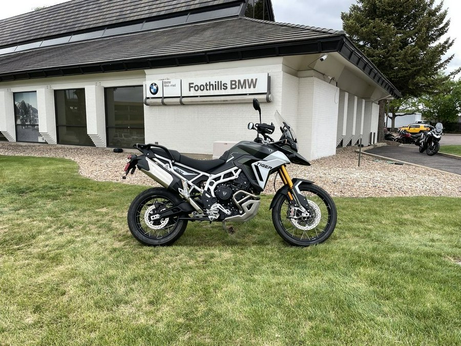 2025 Triumph Tiger 900 Rally Pro Matte Khaki Green / Matte Phantom Black