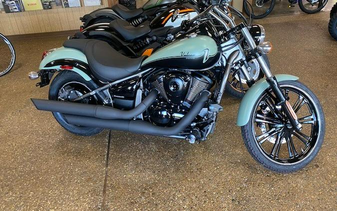 2023 Kawasaki Vulcan® 900 Custom PEARL MATTE SAGE GREEN / FLAT EBONY