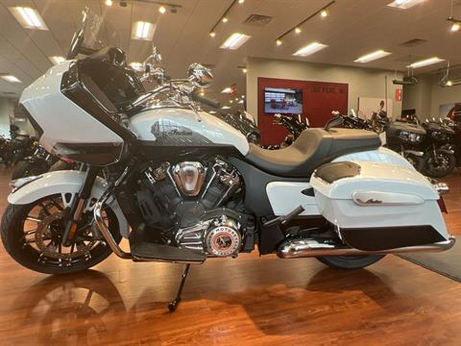 2024 Indian Motorcycle Challenger® Limited with PowerBand Audio Package