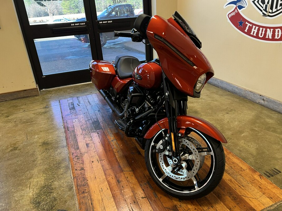 New 2024 Harley-Davidson Street Glide Grand American Touring Motorcycle For Sale Near Memphis, TN