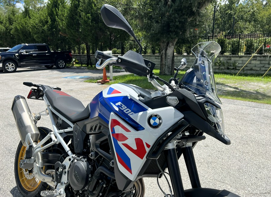 2024 BMW F 900