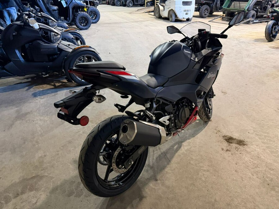 2026 Kawasaki Ninja® 500 SE ABS