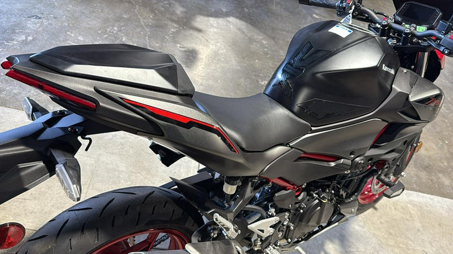 2025 Kawasaki Z500 SE ABS