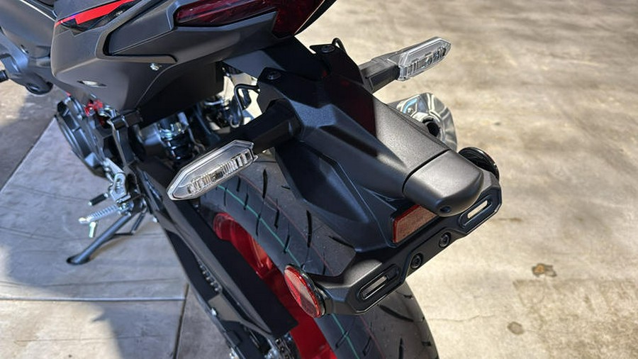 2025 Kawasaki Z500 SE ABS