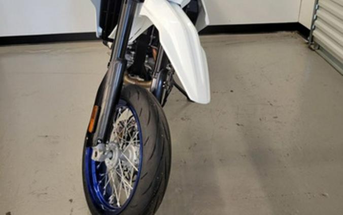 2025 Suzuki DR-Z 4SM