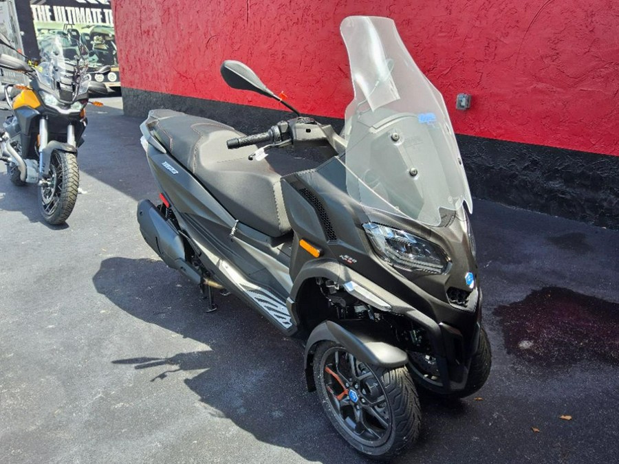 2025 Piaggio MP3 530 Exclusive