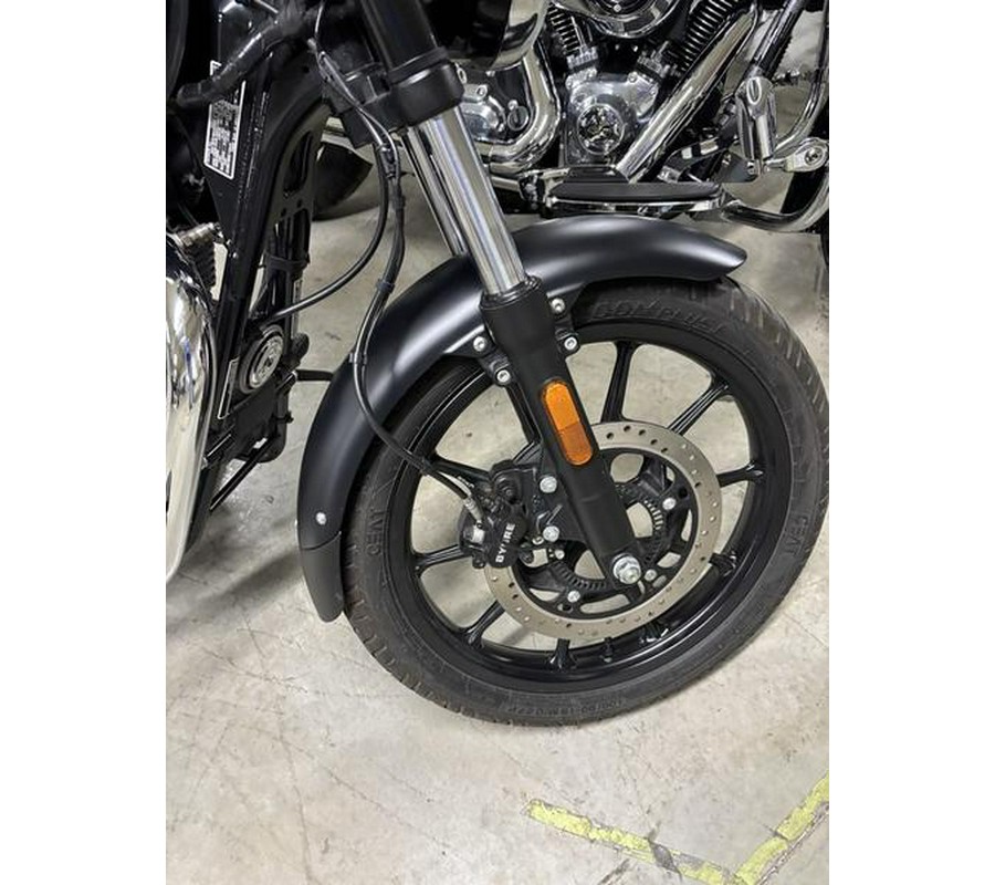2022 Royal Enfield Meteor Stellar Black