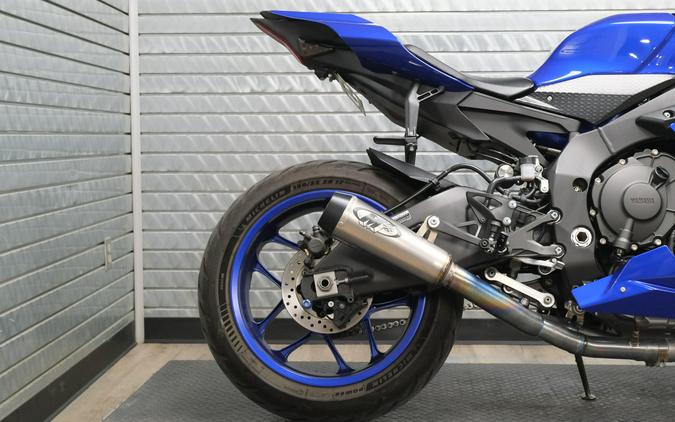 2018 YAMAHA YZF-R1