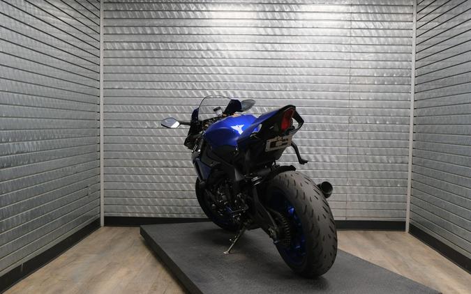 2018 YAMAHA YZF-R1