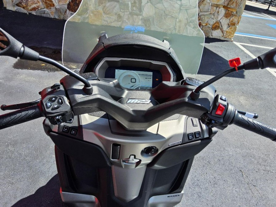 2025 Piaggio MP3 530 Exclusive