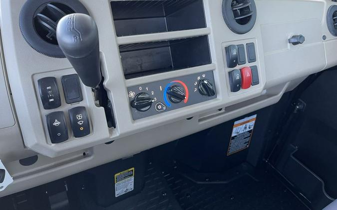 2022 John Deere 3-Passenger Full-Size Crossover Gator™ XUV835R With Deluxe Cab