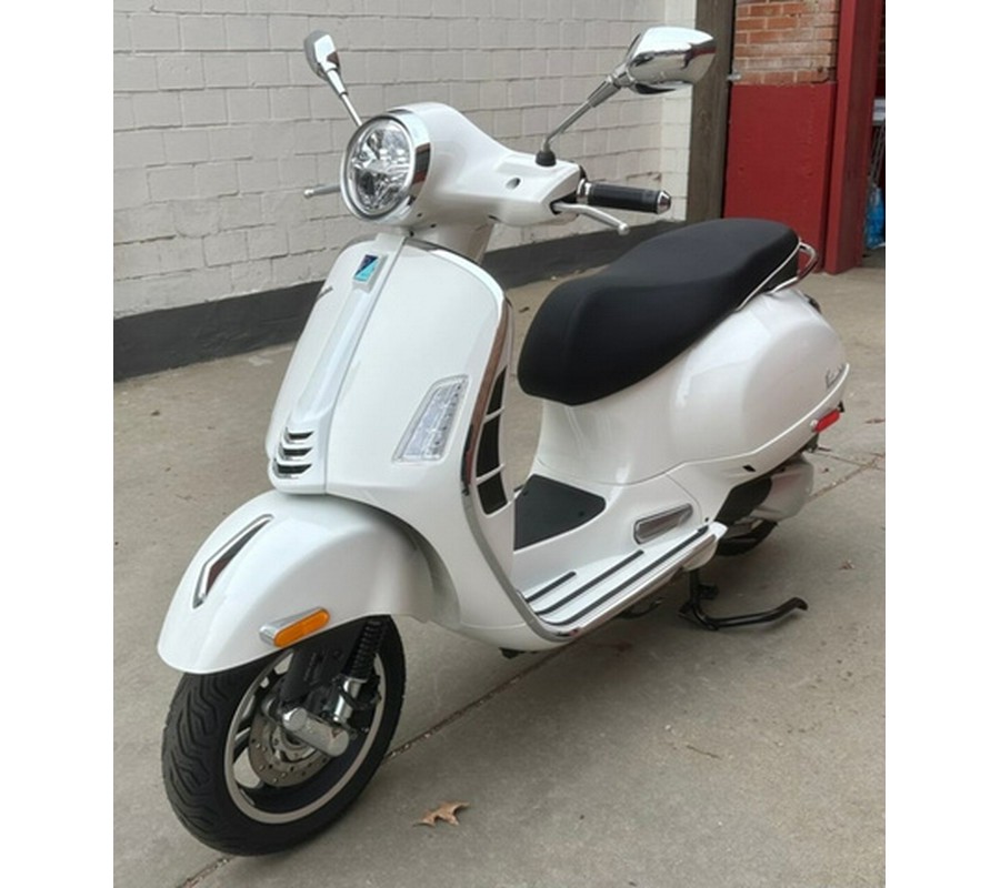 2025 Vespa GTS Super 300
