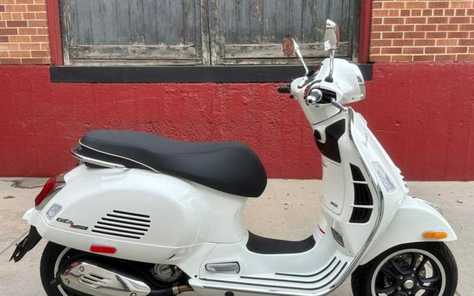 2025 Vespa GTS Super 300
