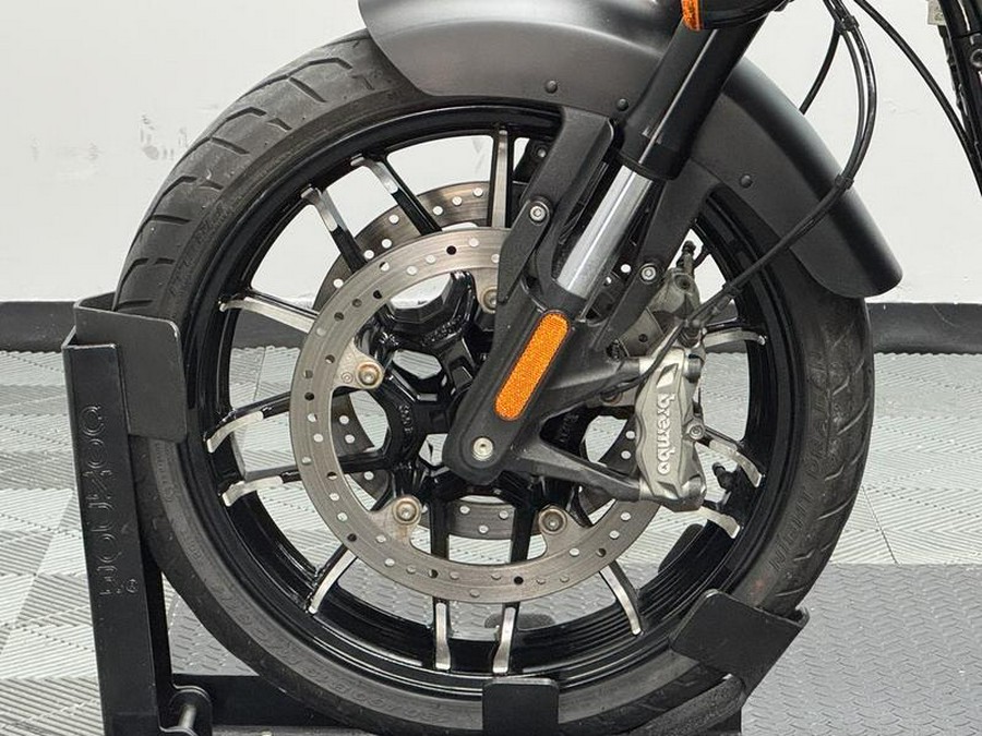 2023 Indian Motorcycle® Sport Chief Black Smoke