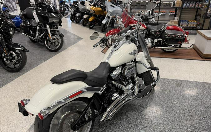 2018 Harley-Davidson® Fat Boy® 114 Bonneville Salt Pearl