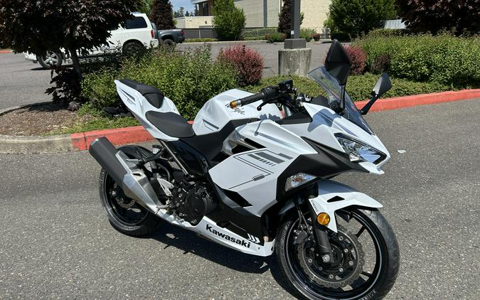 2023 Kawasaki NINJA 400 ABS
