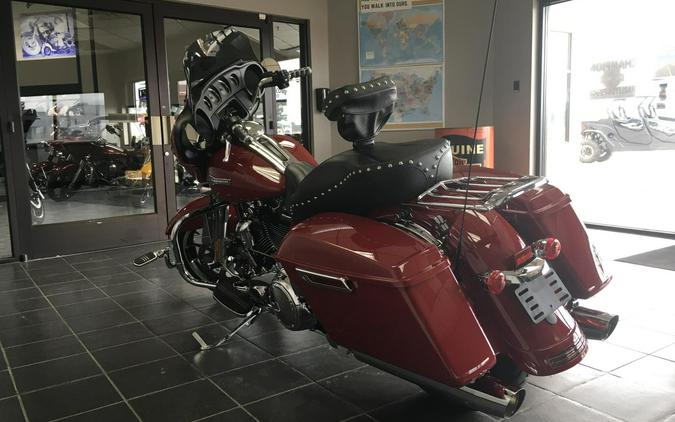 Street Glide®