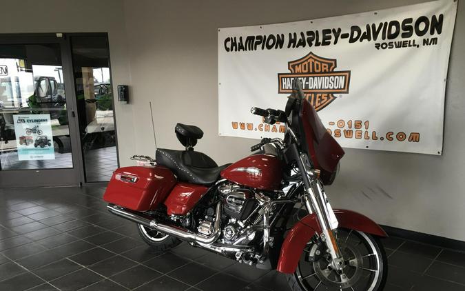 Street Glide®