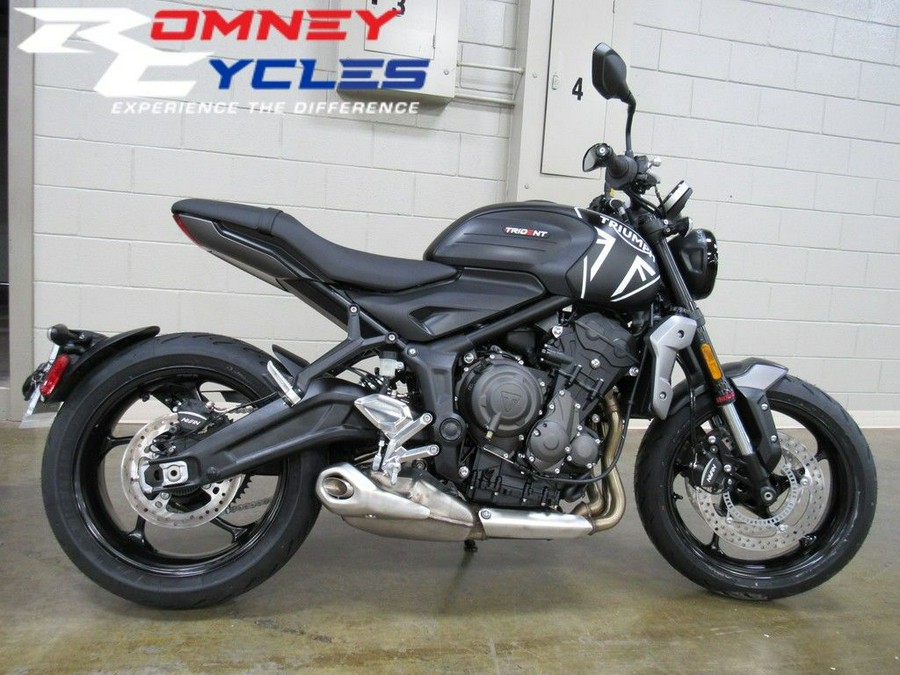 2023 Triumph Trident 660 Matte Jet Black / Matte Silver Ice
