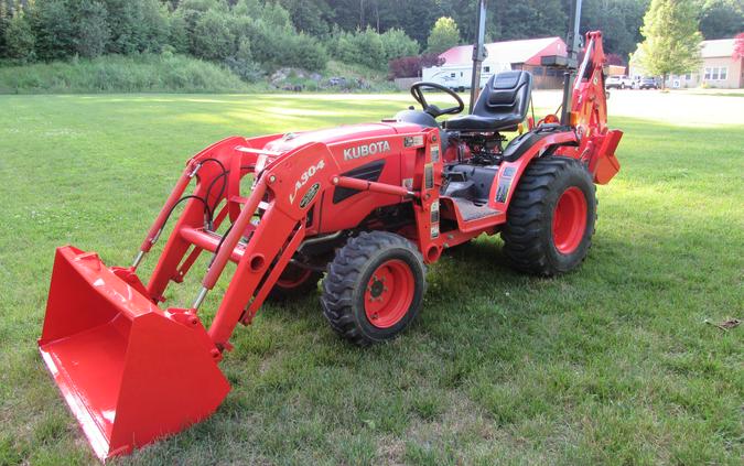 2020 Kubota B2320 WITH LOADER AND BACK HOE 324 HRS