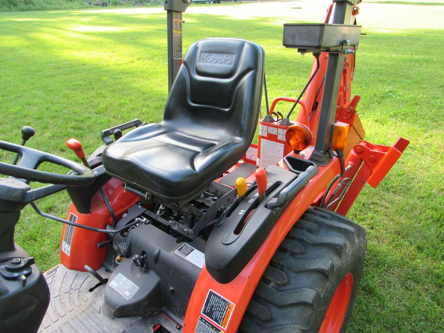 2020 Kubota B2320 WITH LOADER AND BACK HOE 324 HRS