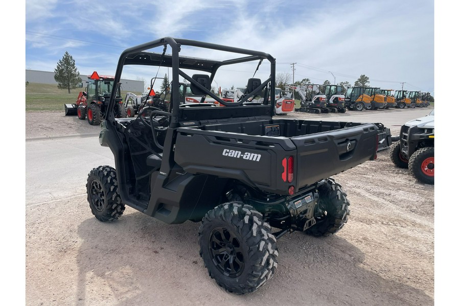 2025 Can-Am Defender DPS HD10