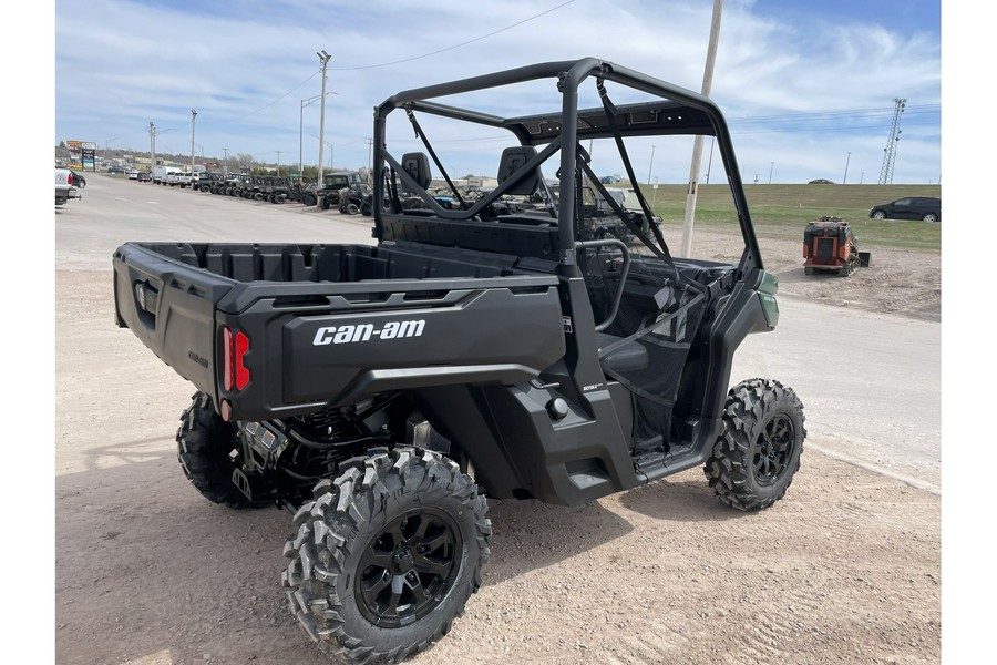 2025 Can-Am Defender DPS HD10