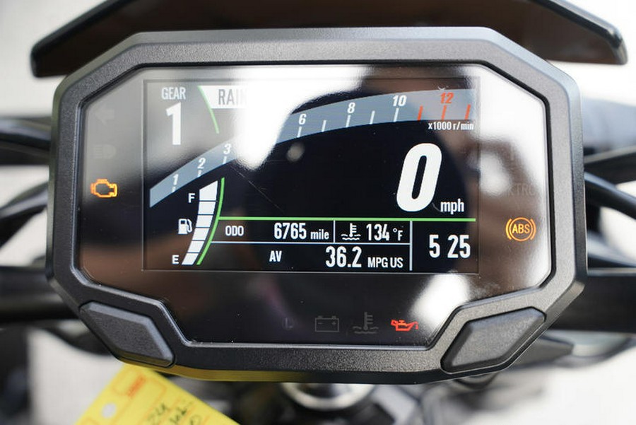 2024 Kawasaki Z900 ABS Metallic Spark Black/Metallic Matte Dark Gray