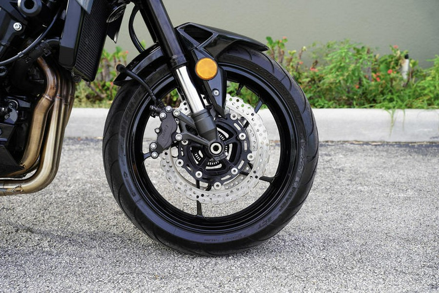 2024 Kawasaki Z900 ABS Metallic Spark Black/Metallic Matte Dark Gray