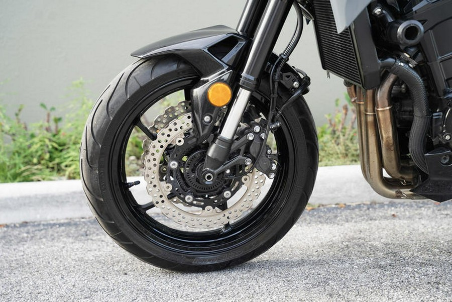 2024 Kawasaki Z900 ABS Metallic Spark Black/Metallic Matte Dark Gray