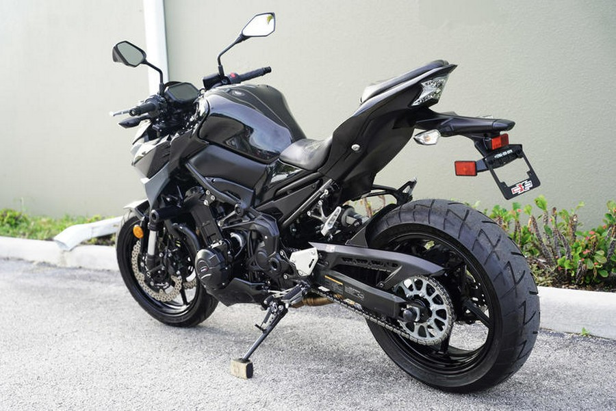 2024 Kawasaki Z900 ABS Metallic Spark Black/Metallic Matte Dark Gray