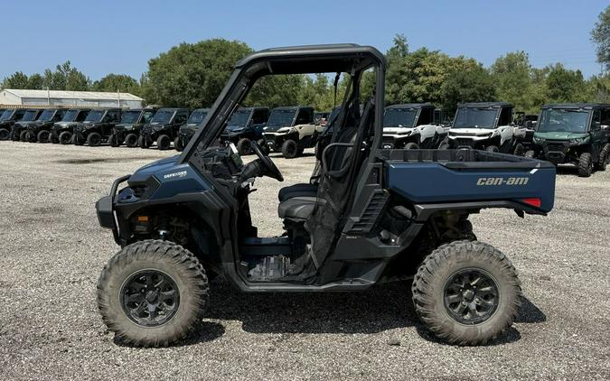 2026 Can-Am Defender XT CAB HD11