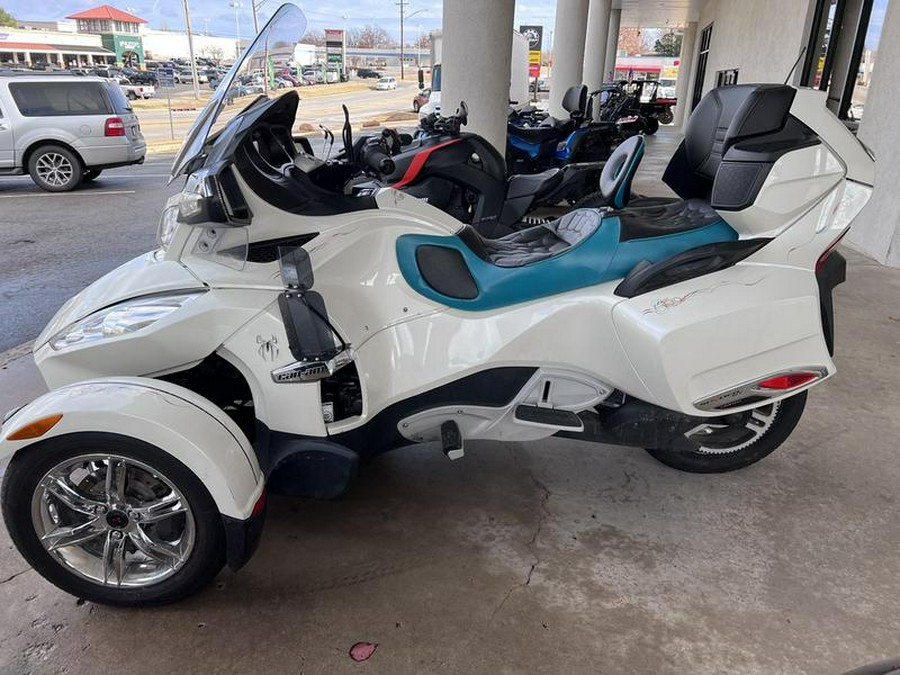 2016 Can-Am® Spyder® RT Limited 6-Speed Semi-Automatic (SE6)