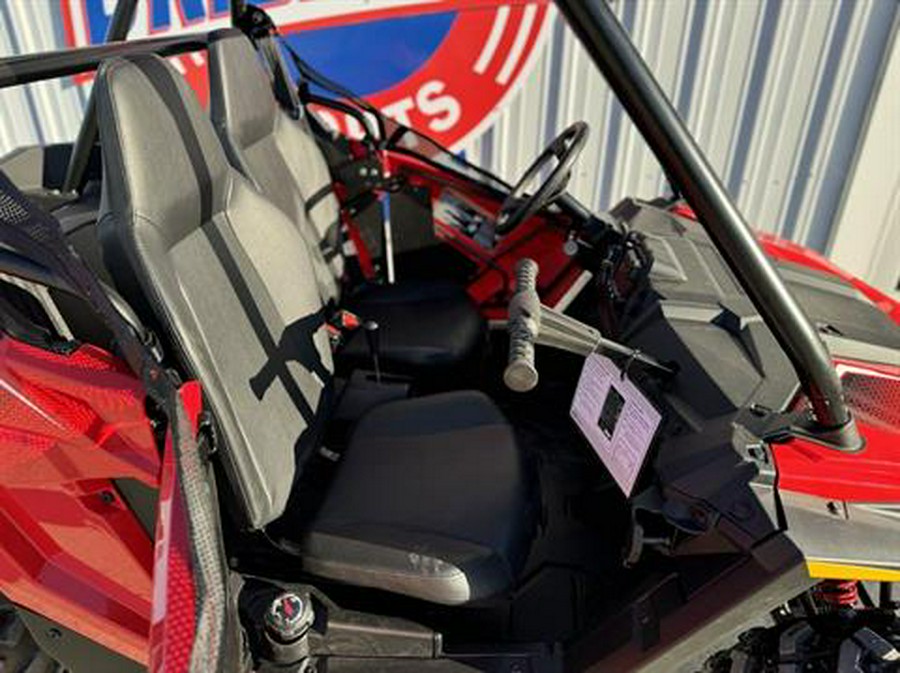 2025 Polaris RZR 200 EFI