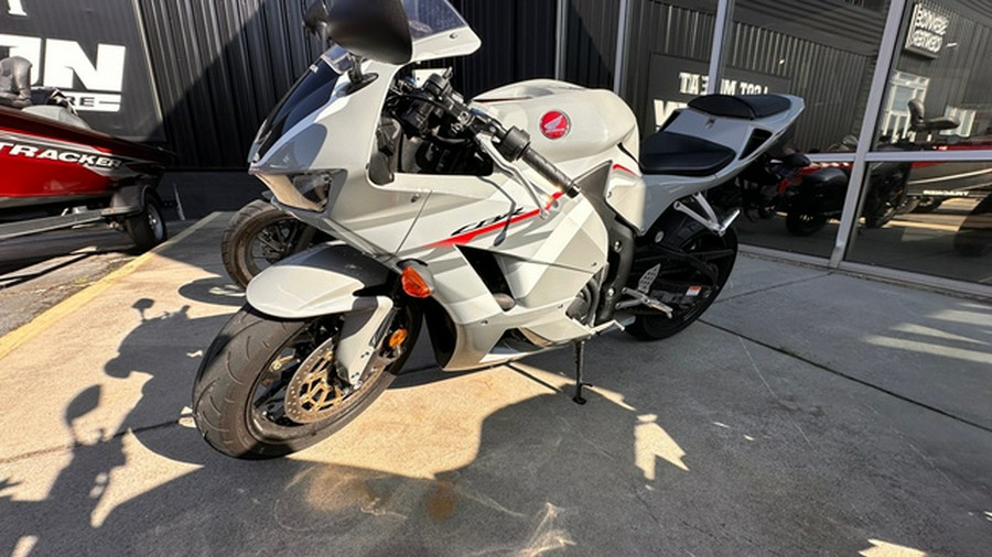 2026 Honda CBR600RRT