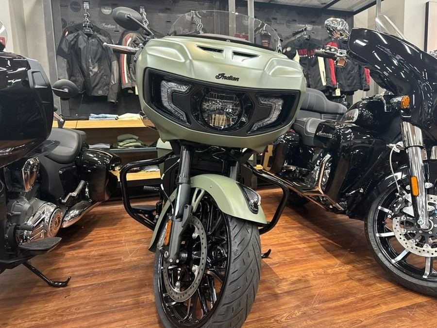 2025 Indian Motorcycle® Challenger® Heavy Metal Smoke