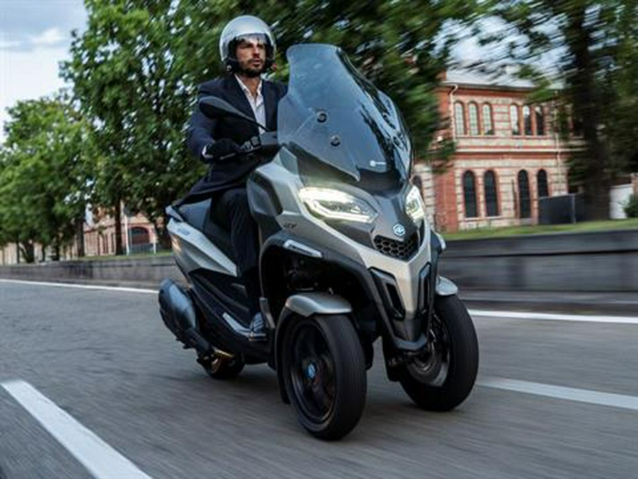 2025 Piaggio MP3 530 Exclusive
