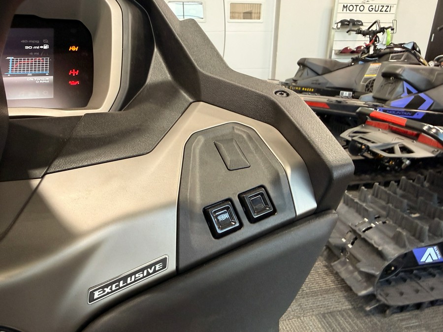 2025 Piaggio MP3 530 Exclusive