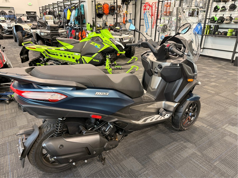 2025 Piaggio MP3 530 Exclusive
