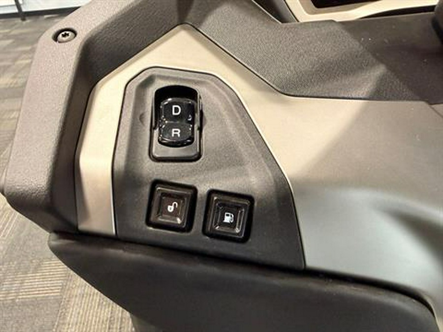 2025 Piaggio MP3 530 Exclusive