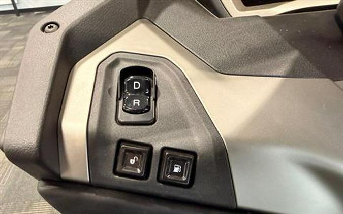 2025 Piaggio MP3 530 Exclusive