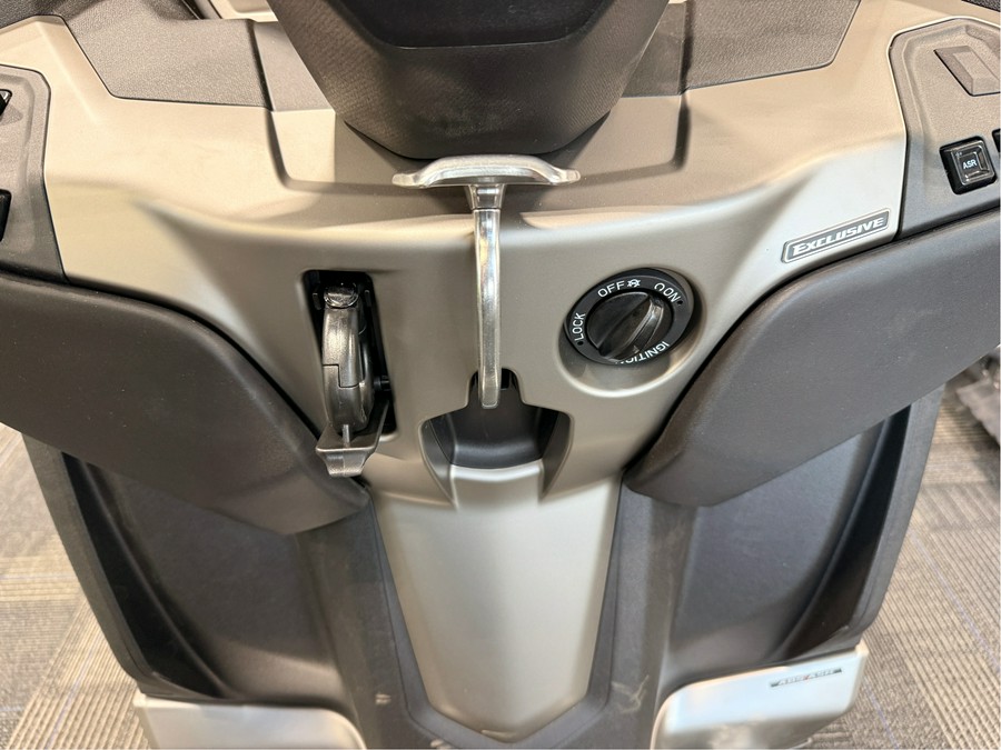 2025 Piaggio MP3 530 Exclusive